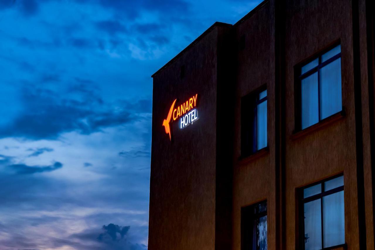 Canary Hotel Кампала Екстериор снимка