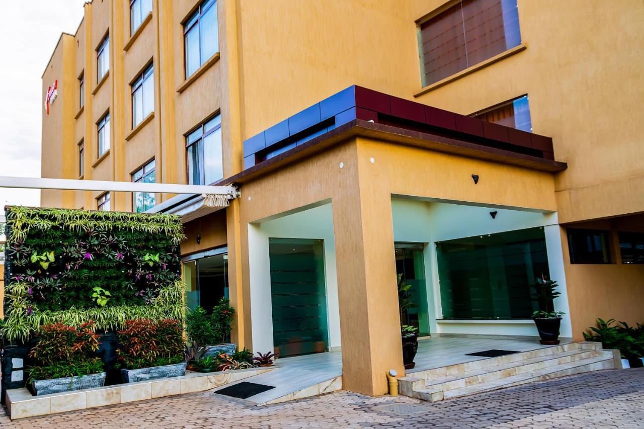 Canary Hotel Кампала Екстериор снимка
