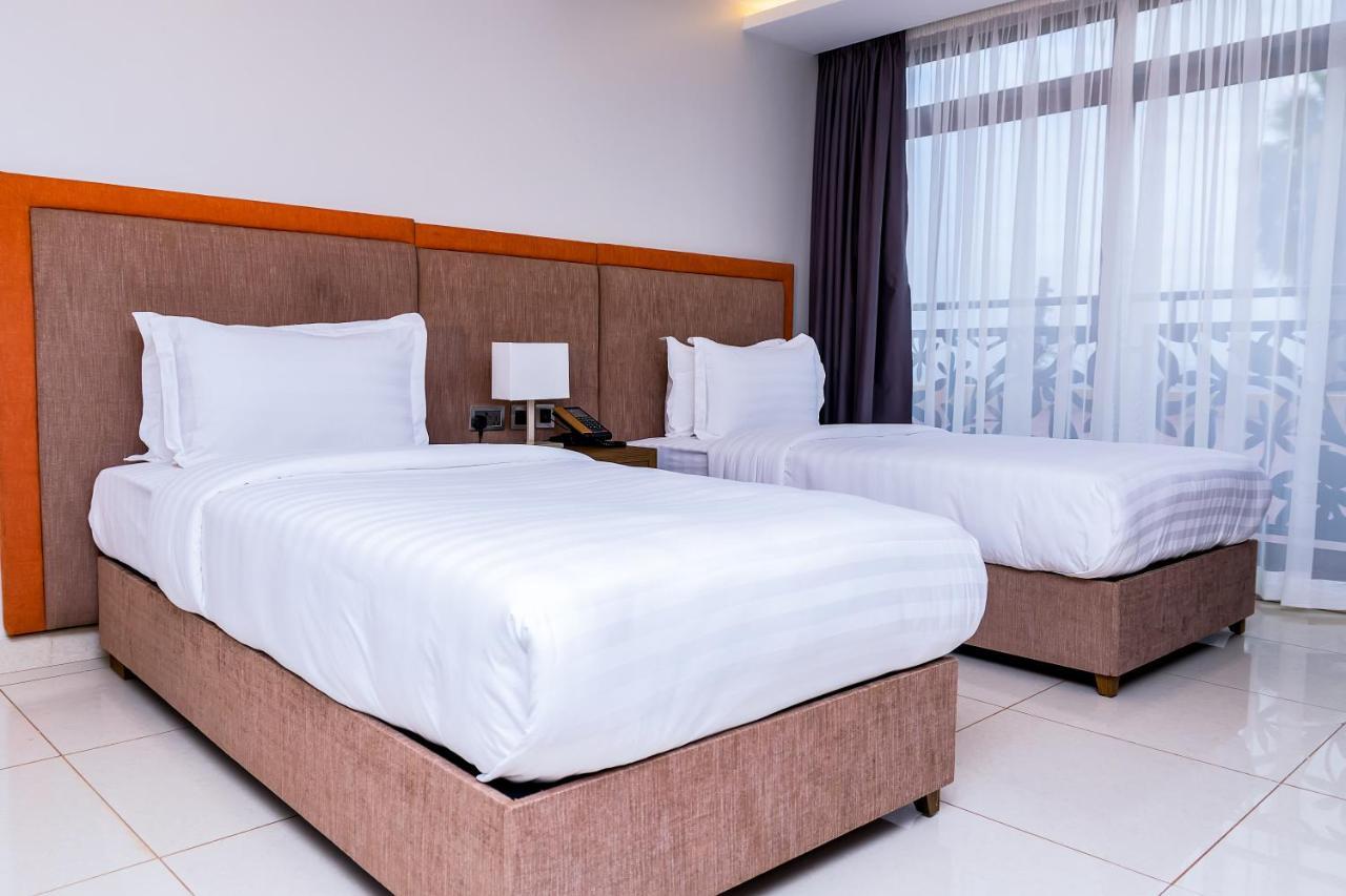 Canary Hotel Кампала Екстериор снимка