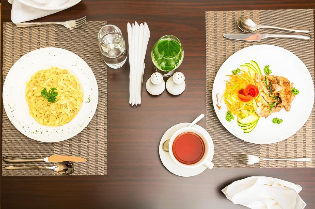 Canary Hotel Кампала Екстериор снимка